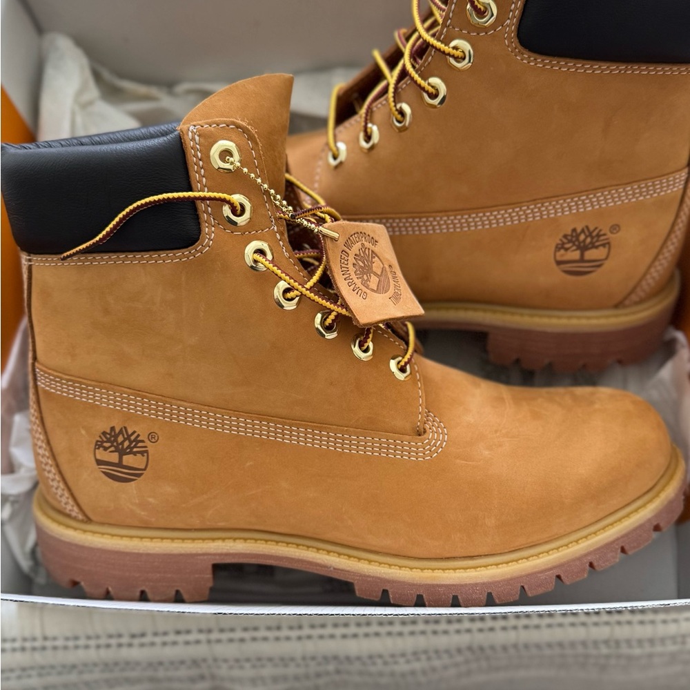 Timberland Men's Classic Wheat Nubuck Boots